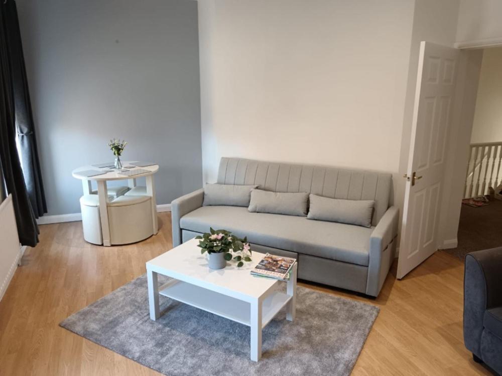 Welcome To This Flat Kettering Exterior photo